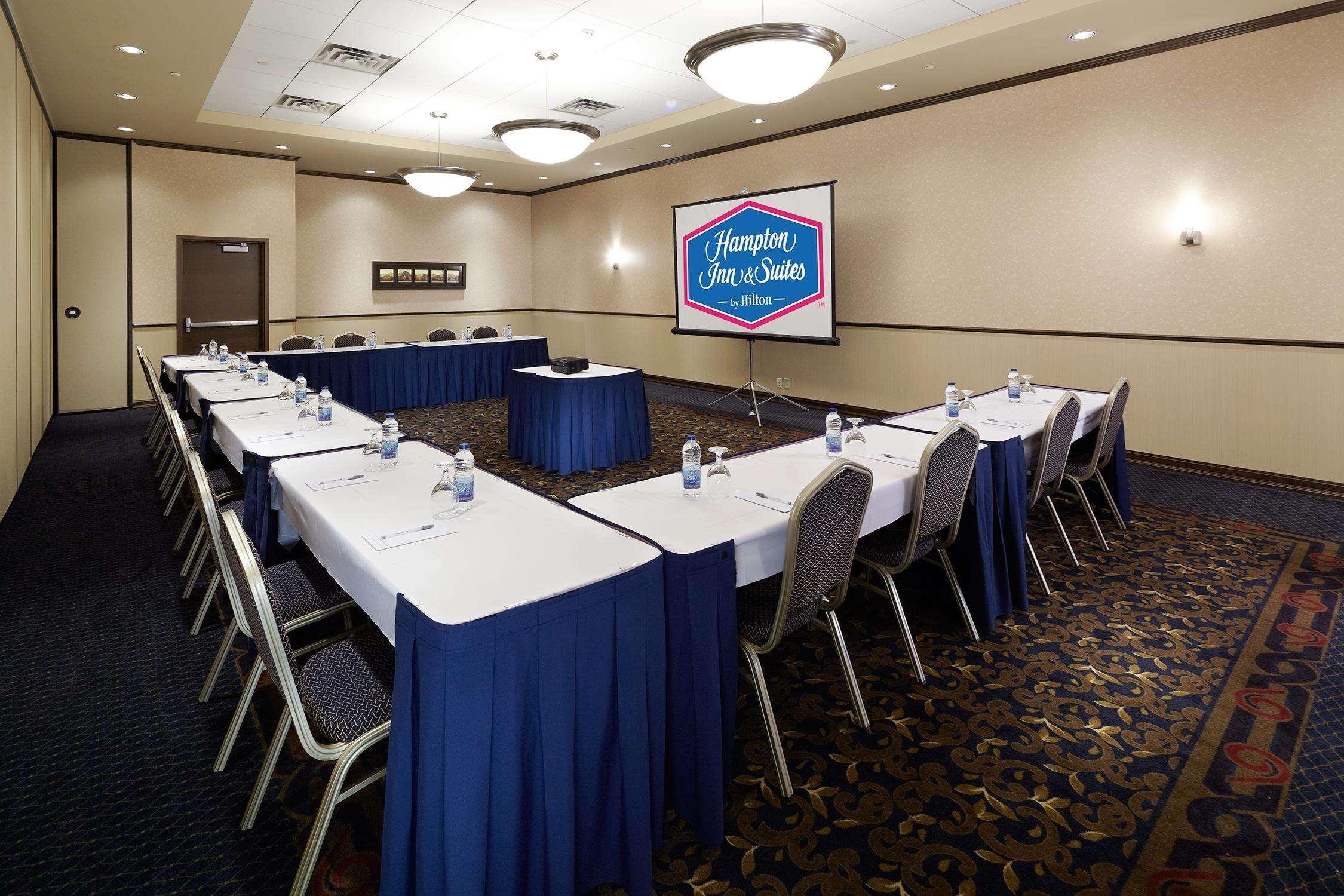 Hampton Inn & Suites Montreal-דורבאל מראה חיצוני תמונה