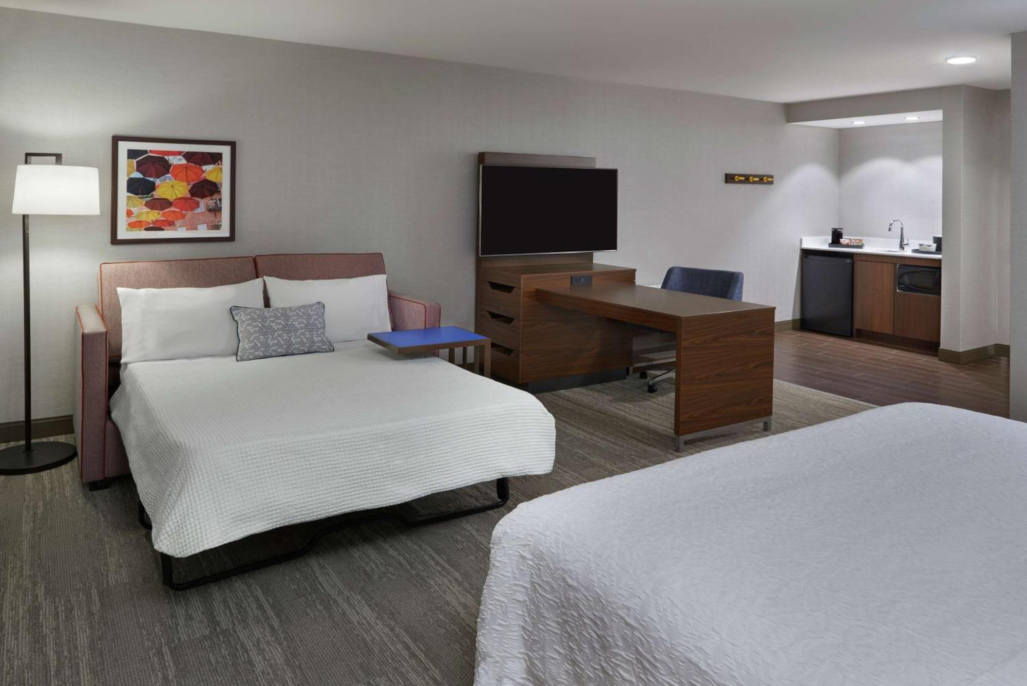 Hampton Inn & Suites Montreal-דורבאל מראה חיצוני תמונה