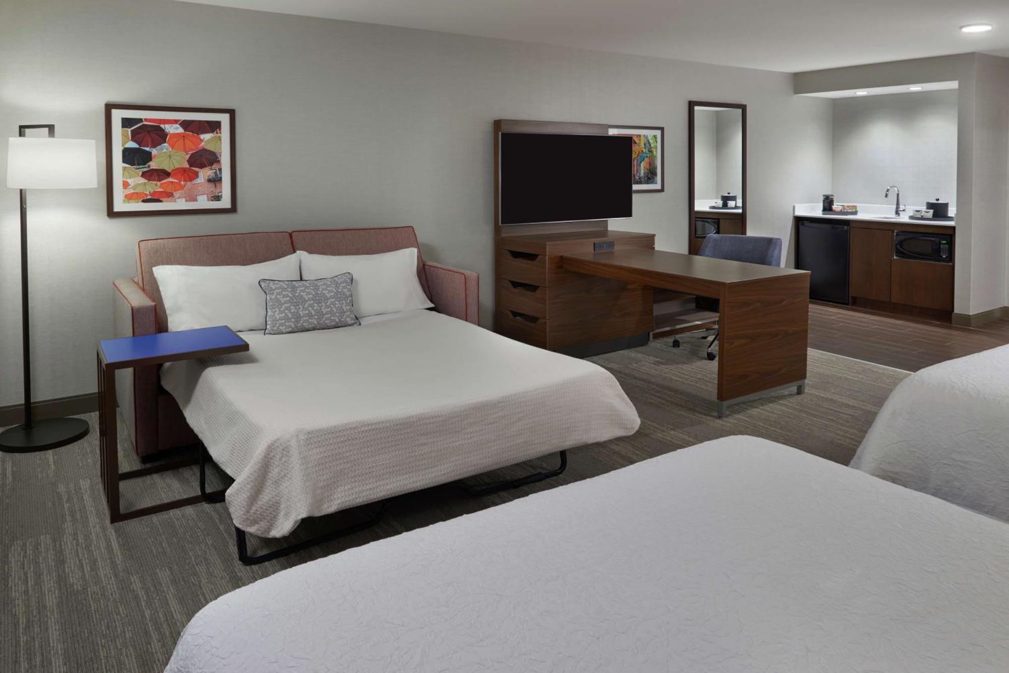 Hampton Inn & Suites Montreal-דורבאל מראה חיצוני תמונה