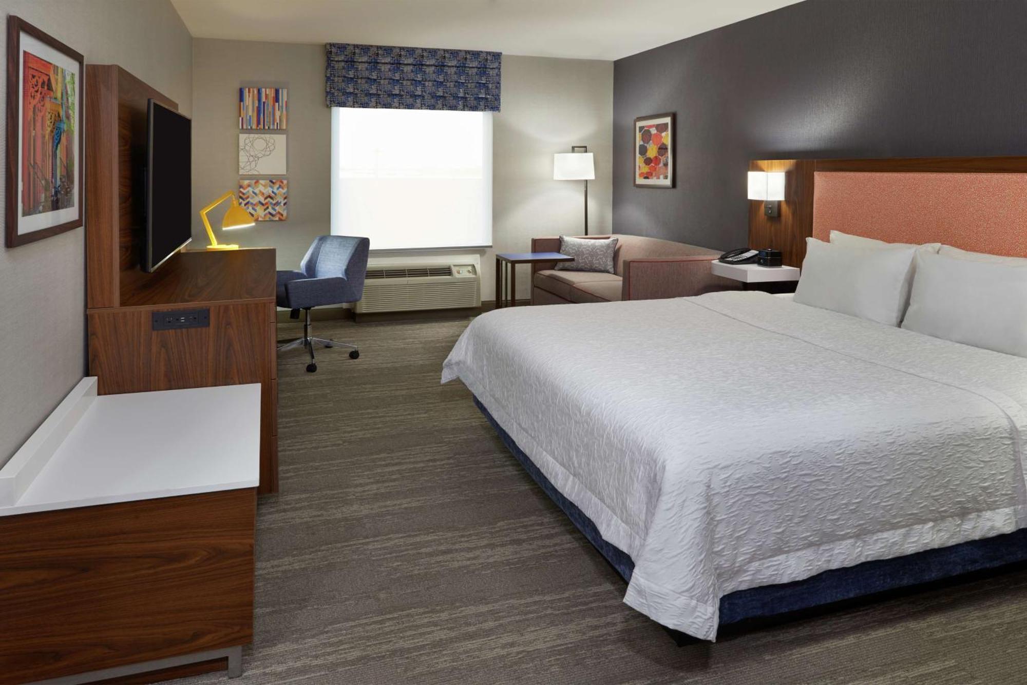 Hampton Inn & Suites Montreal-דורבאל מראה חיצוני תמונה