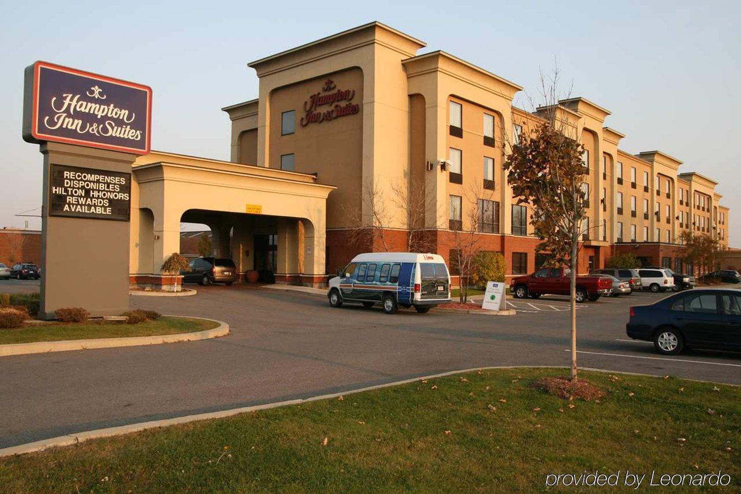 Hampton Inn & Suites Montreal-דורבאל מראה חיצוני תמונה