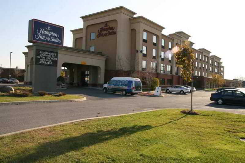 Hampton Inn & Suites Montreal-דורבאל מראה חיצוני תמונה